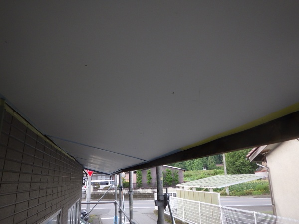 シーリング用の養生をしました