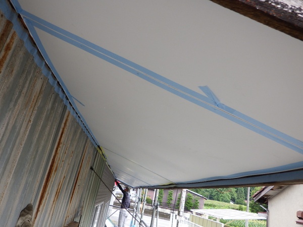 シーリング用の養生をしました