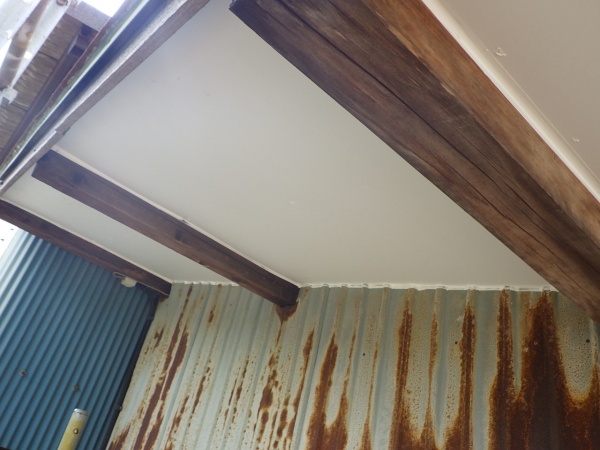 軒天重ね貼り工事が終了です