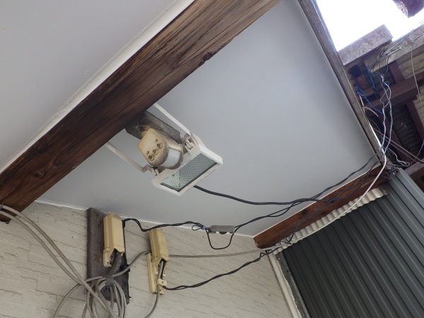 軒天重ね貼り工事が終了です