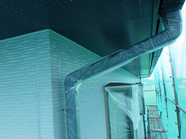 ２階窓周りの養生終了です