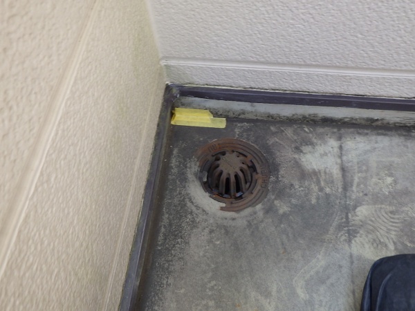 施工前のベランダ床の状態です