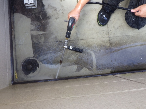 高圧洗浄中です