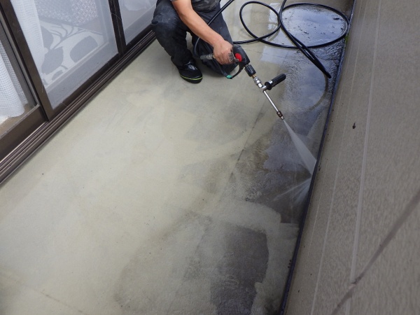 高圧洗浄中です