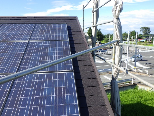 スレート屋根の下塗りが終了しました