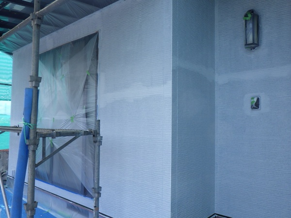 外壁の下塗り終了です