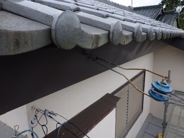 電線を固定し直しました