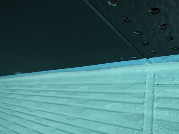 １回目刷毛塗装終了です