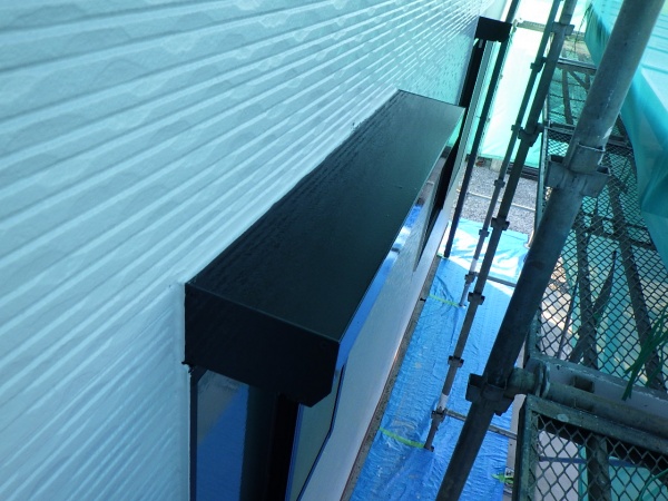 シャッターボックスの上塗り終了です