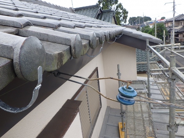 軒樋金具の取り付け終了です