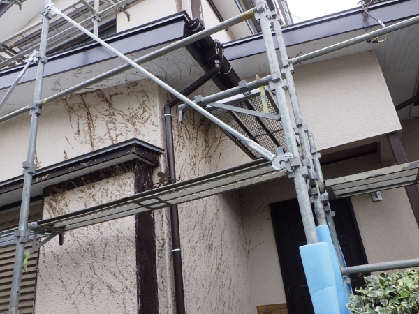 集水器と竪樋を繋ぎました