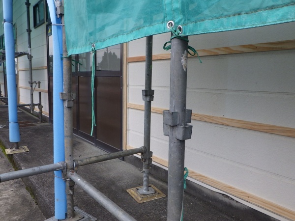 １階西面の横胴縁の取り付け完了です