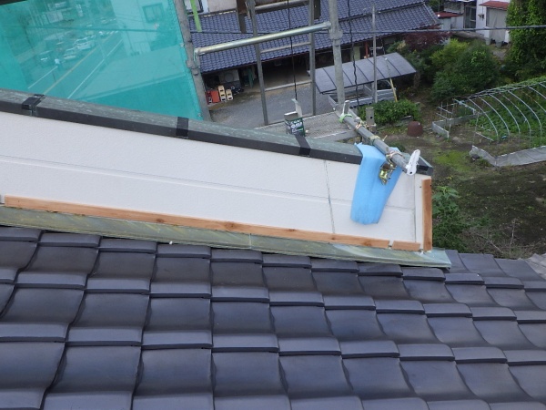 パラぺット内側の胴縁取り付け終了です