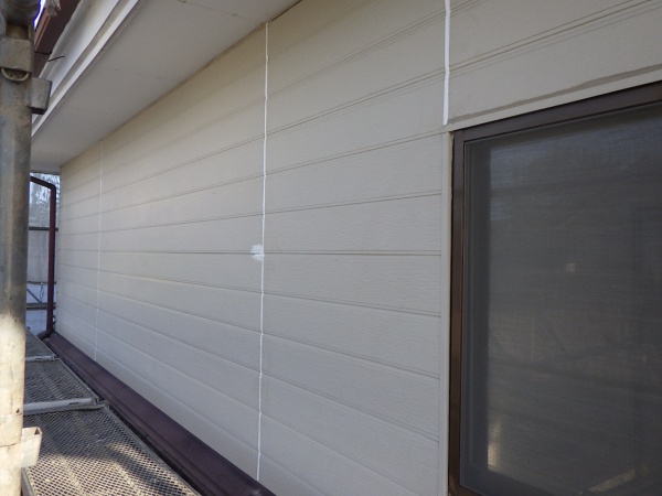 ２階外壁面のシーリング終了です