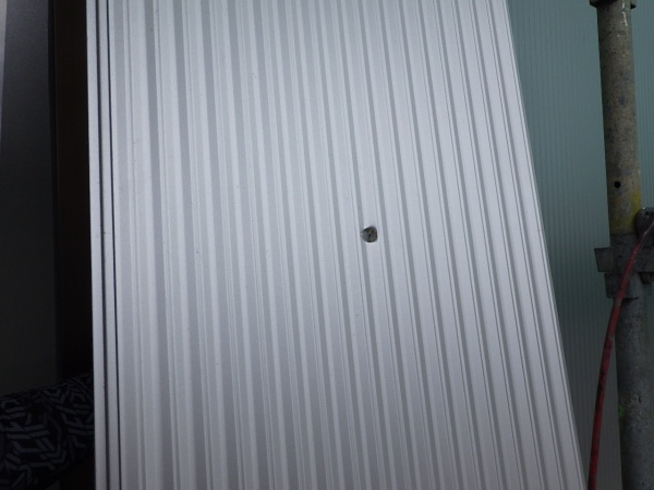 ルーフに穴を開けました