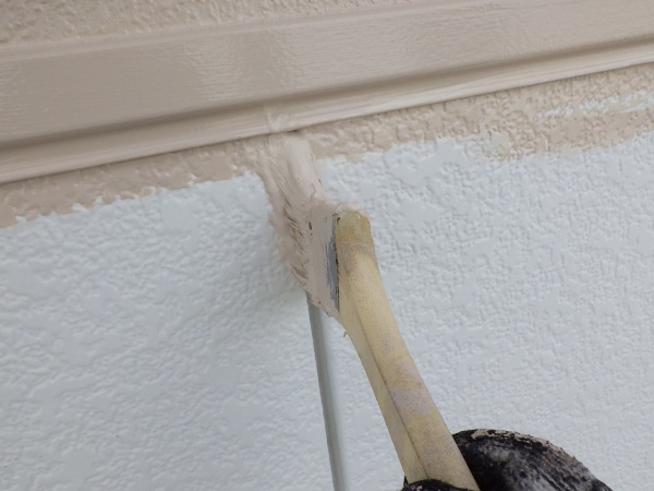 サイディングの中塗り中です