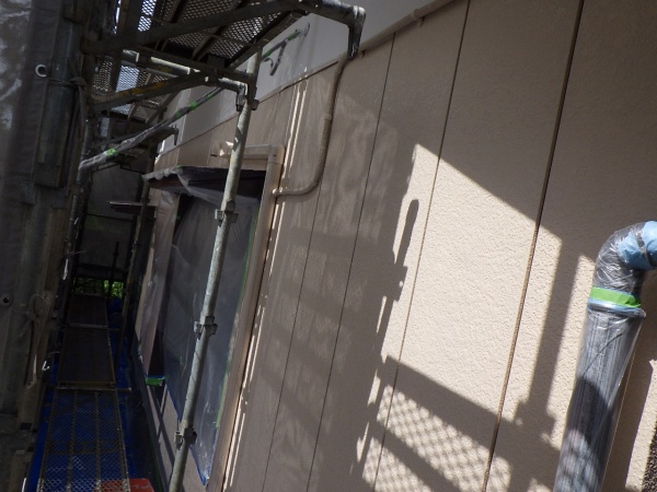 サイディングの中塗り終了です
