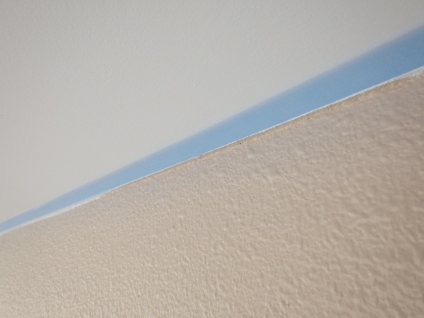 軒天に養生をしました