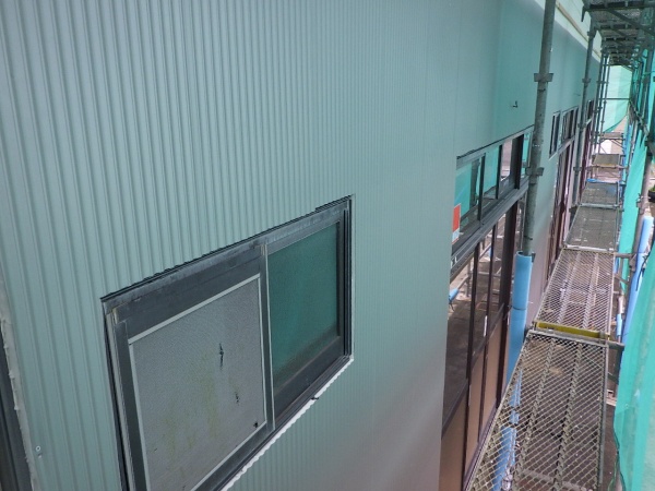 西面のサイディング貼り付け終了です