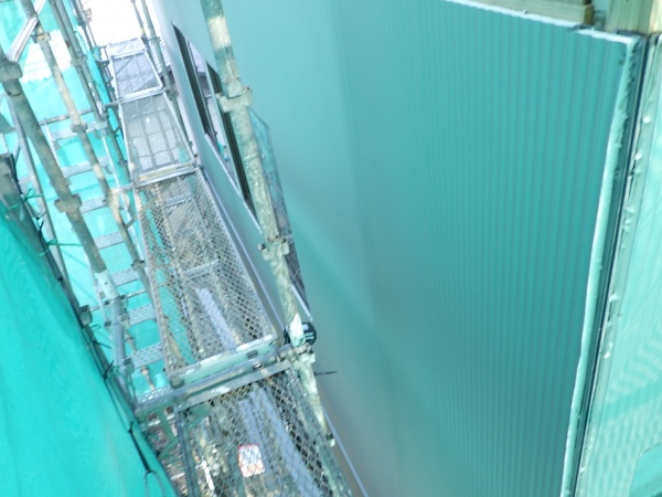 ２段目のサイディング貼り付けが終了しました