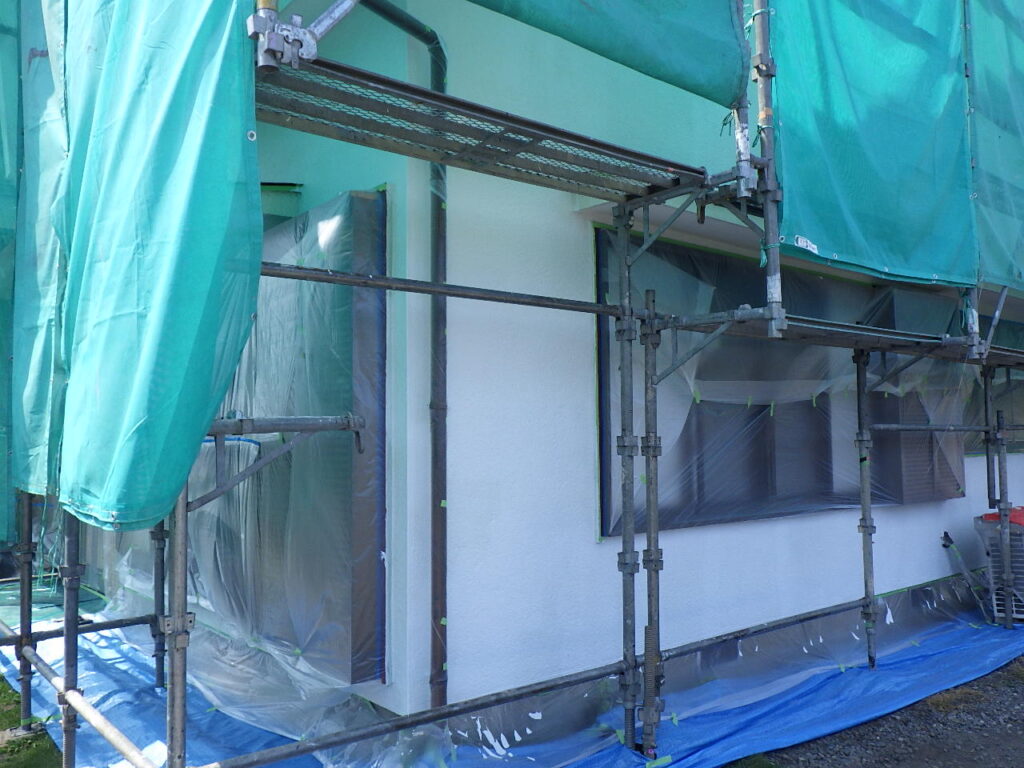 外壁下塗り塗装終了です