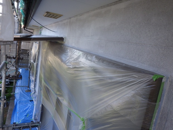 下塗り刷毛塗装終了です