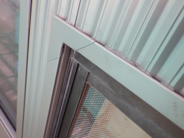 見切りコーナーの取り付け終了です