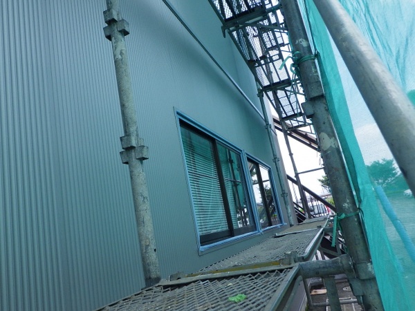 窓周りのシーリング養生をしました