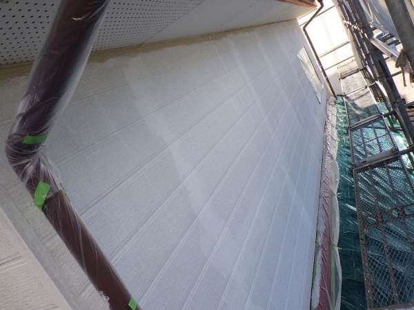 ２階外壁の下塗りが終了しました