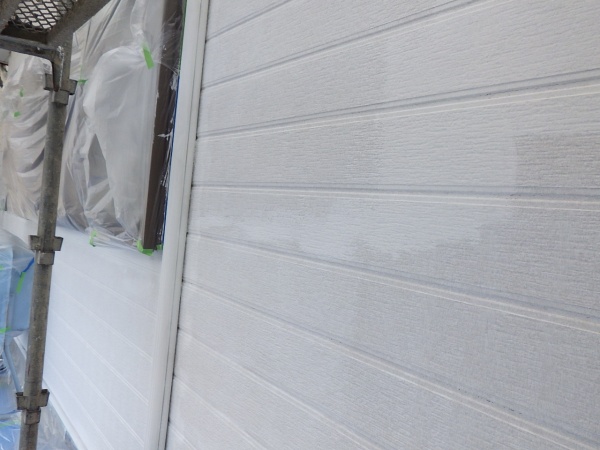 １階外壁の下塗り終了です