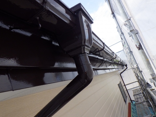 破風板金の中塗り終了です