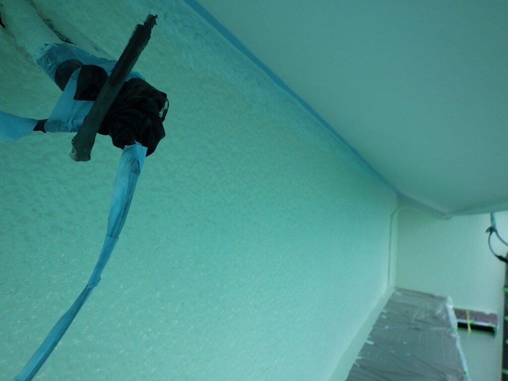 軒天に養生をしました