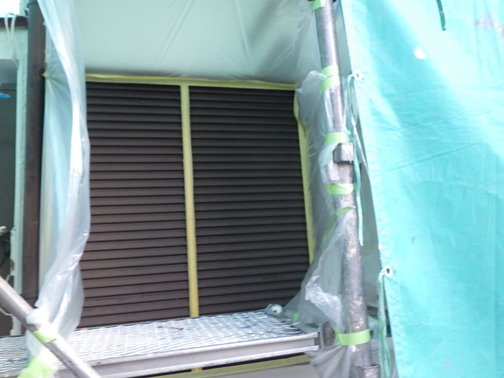 戸袋のケレン終了です