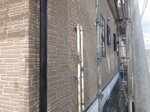 洗浄前の１階外壁の状態です