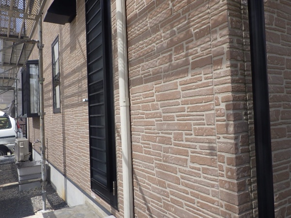 洗浄前の１階外壁の状態です