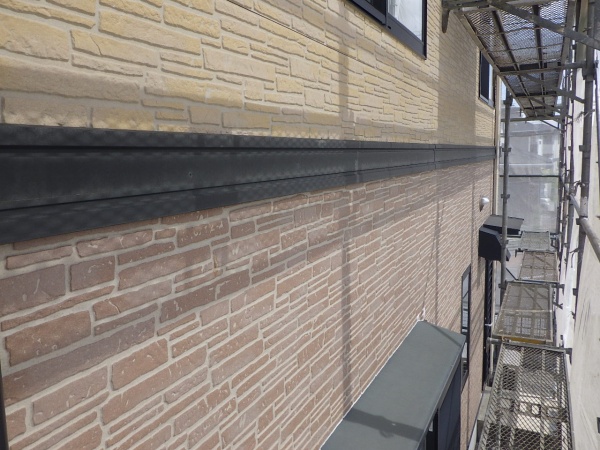 洗浄前の２階外壁の状態です