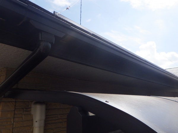 ２階の軒天と破風の状態です