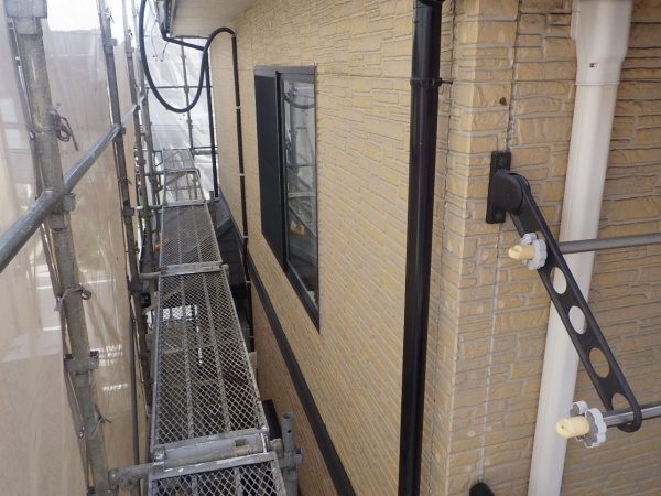 洗浄前の２階外壁の状態です