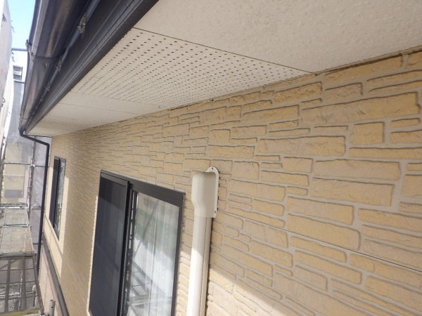 洗浄前の２階外壁の状態です