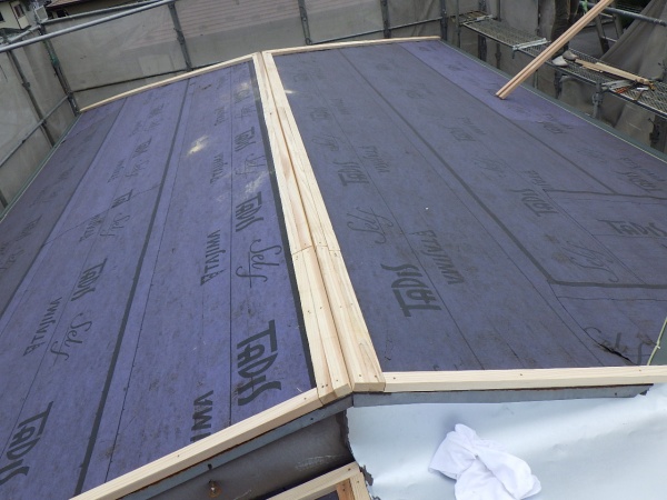 垂木を取り付けました