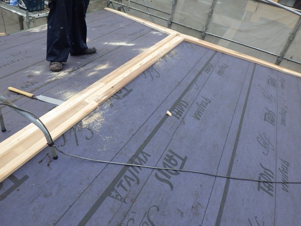 垂木を取り付けました