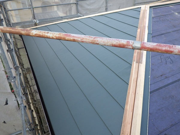 ルーフの貼り付けが終了しました