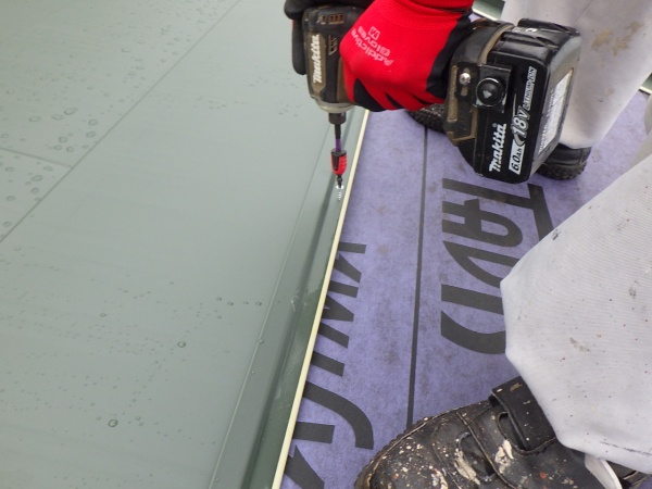 ルーフの固定中です