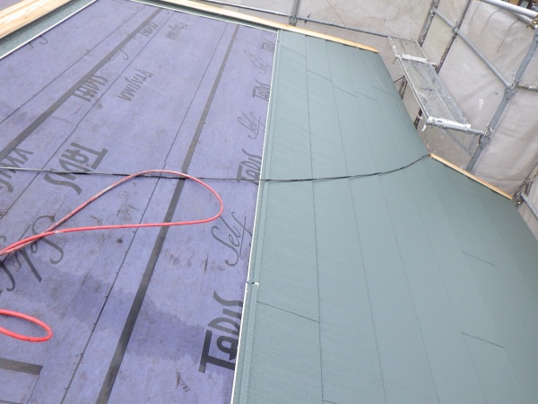 中段まで貼り終わりました