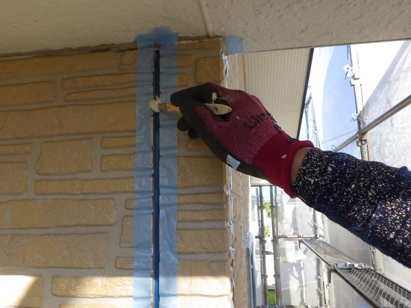 プライマー塗布中です