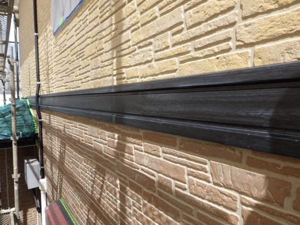 幕板の下塗り終了です