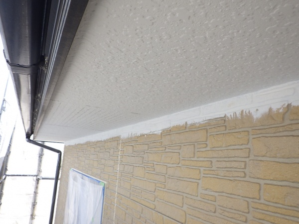 軒天上塗り終了です