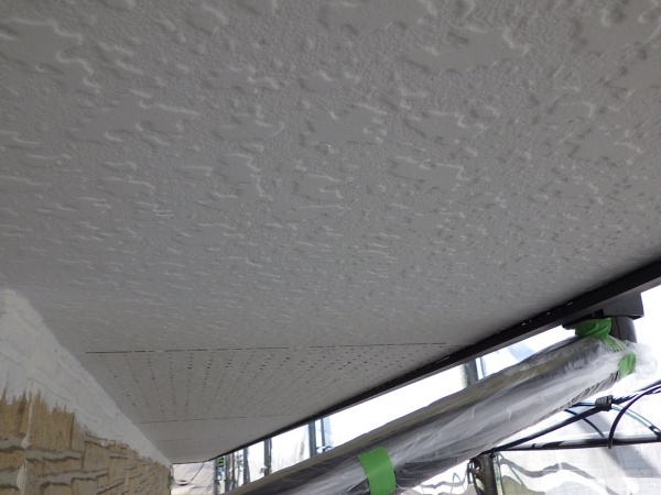 軒天上塗り終了です