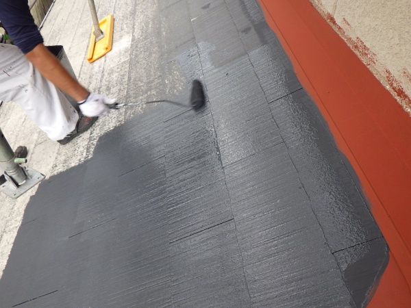 フィラーローラー塗装中です