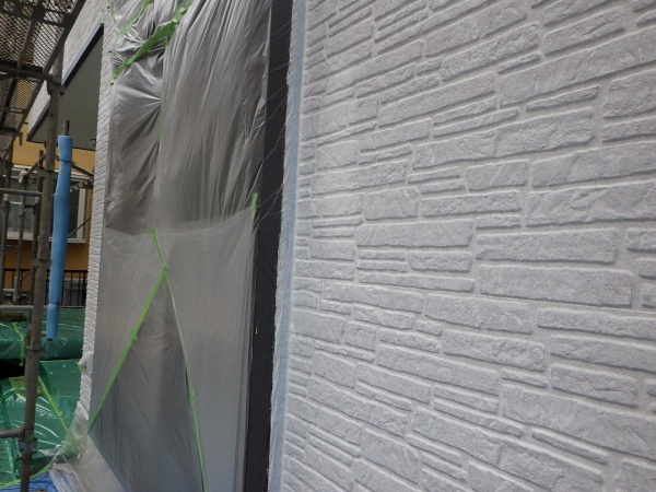 １階の外壁塗装下塗りが終了しました